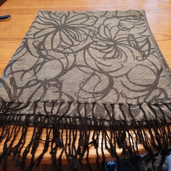 Ladies scarf - Picture 6 of 7
